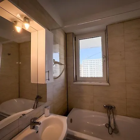 Papaya On The Seafront * Năvodari